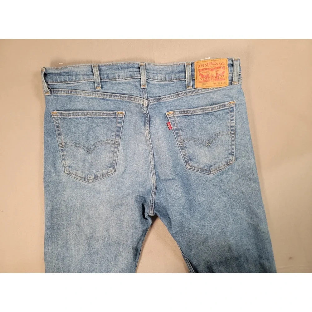 Levi's 505 Regular Fit Men's Jeans W38 L32 Light Wash Denim Straight Leg